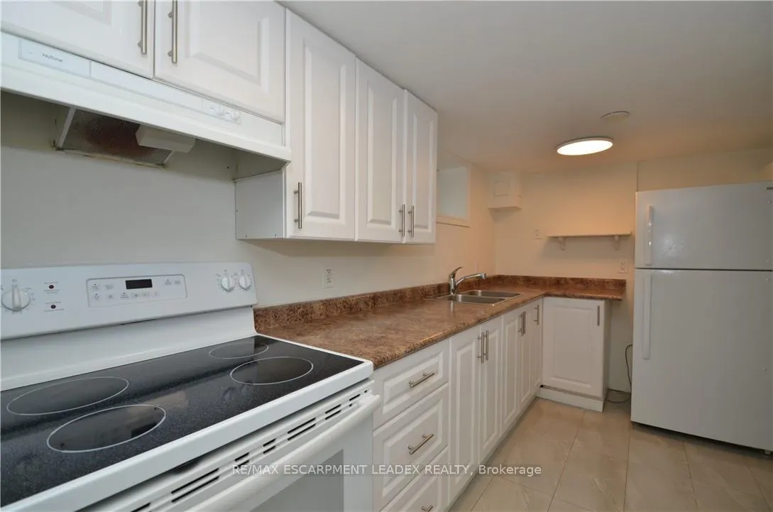 Photo 8 of Unit B, 880 Upper Sherman Avenue, Hamilton, Thorner — HOMEH