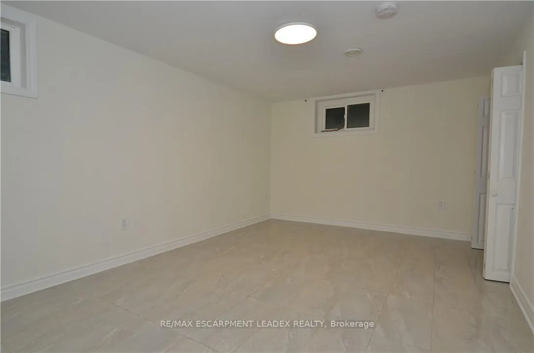 Photo 10 of Unit B, 880 Upper Sherman Avenue, Hamilton, Thorner — HOMEH