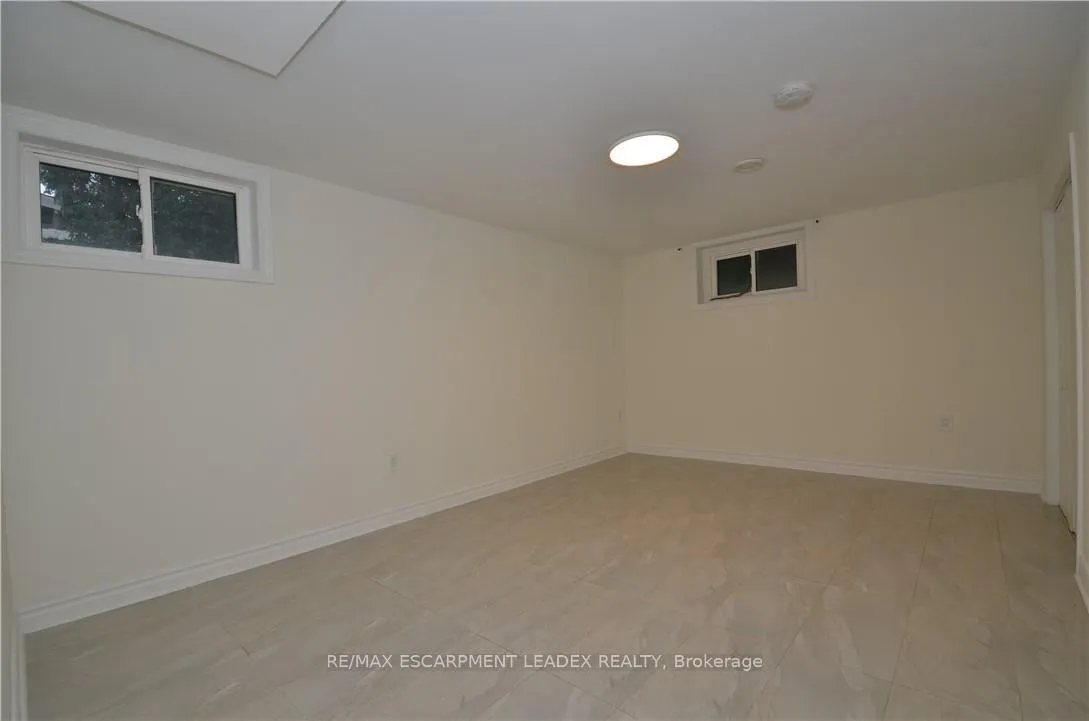 Photo 11 of Unit B, 880 Upper Sherman Avenue, Hamilton, Thorner — HOMEH