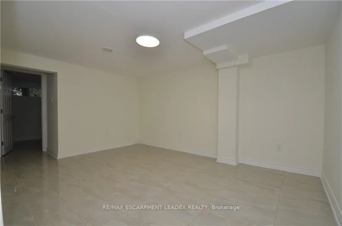 Photo 12 of Unit B, 880 Upper Sherman Avenue, Hamilton, Thorner — HOMEH