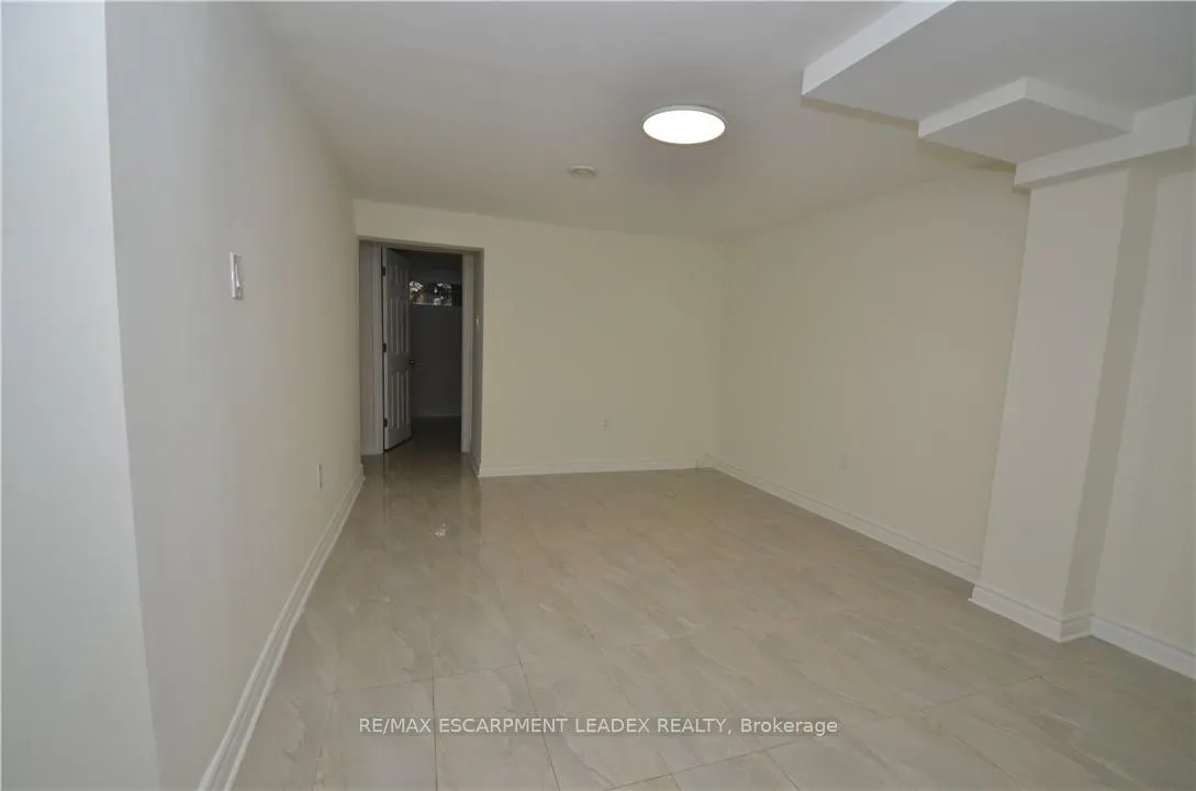 Photo 14 of Unit B, 880 Upper Sherman Avenue, Hamilton, Thorner — HOMEH