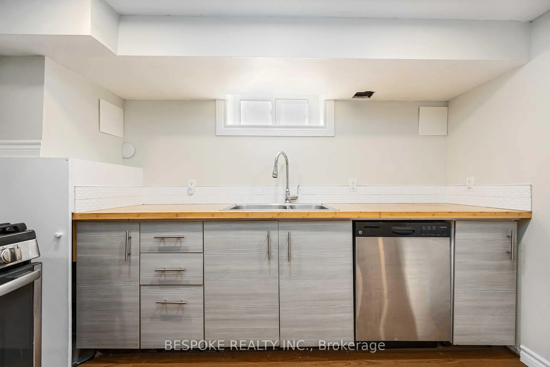 Photo 8 of Unit Lower, 300 Cadillac Avenue S, Oshawa, Central — HOMEH