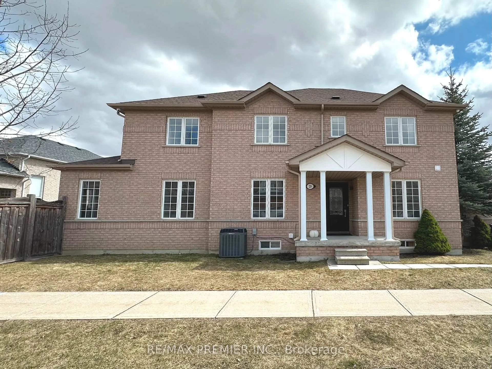 Photo 1 of Unit Main & 2nd, 29 Ewart Street, Caledon, Bolton North — HOMEH
