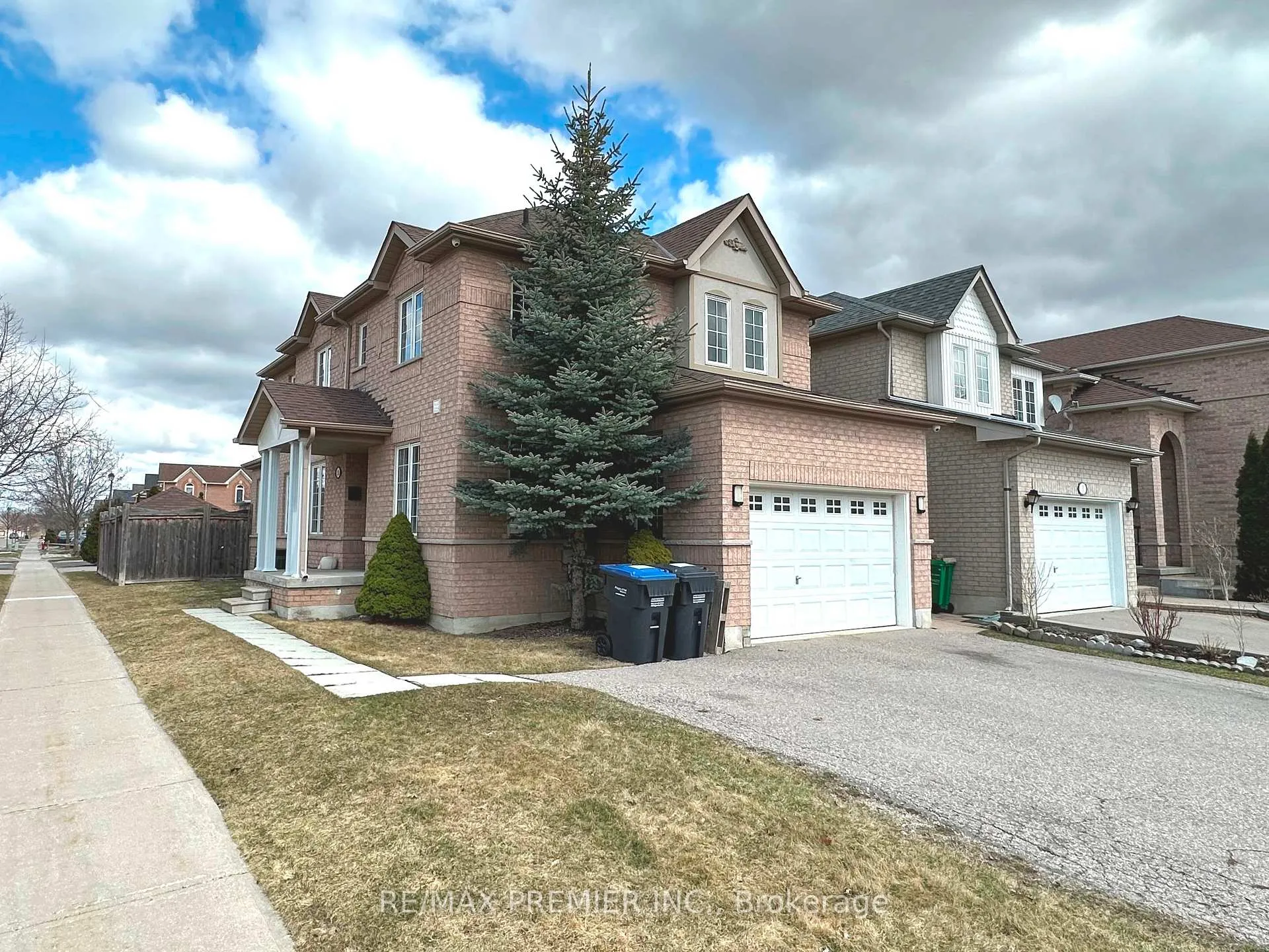 Photo 2 of Unit Main & 2nd, 29 Ewart Street, Caledon, Bolton North — HOMEH