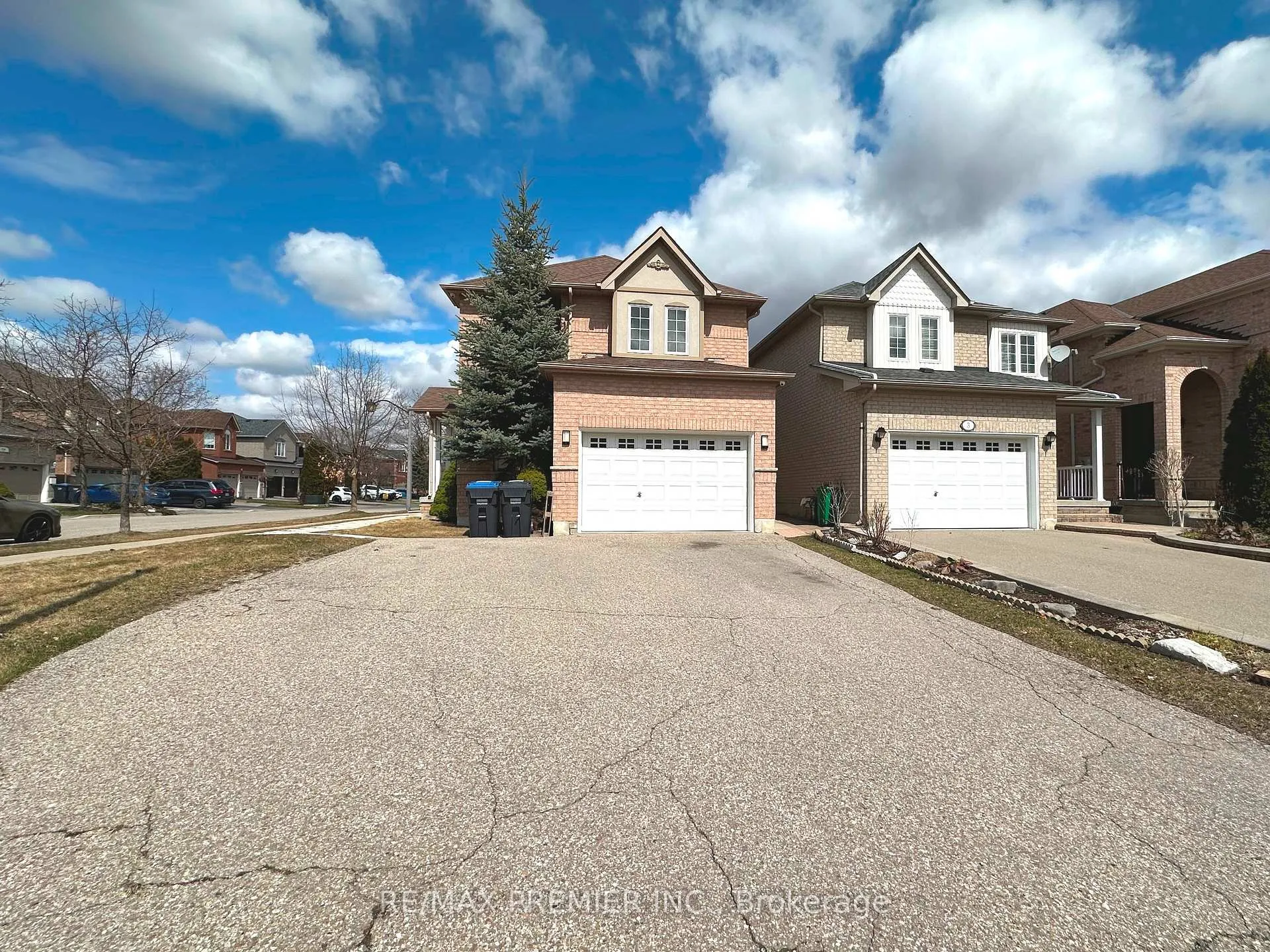 Photo 3 of Unit Main & 2nd, 29 Ewart Street, Caledon, Bolton North — HOMEH