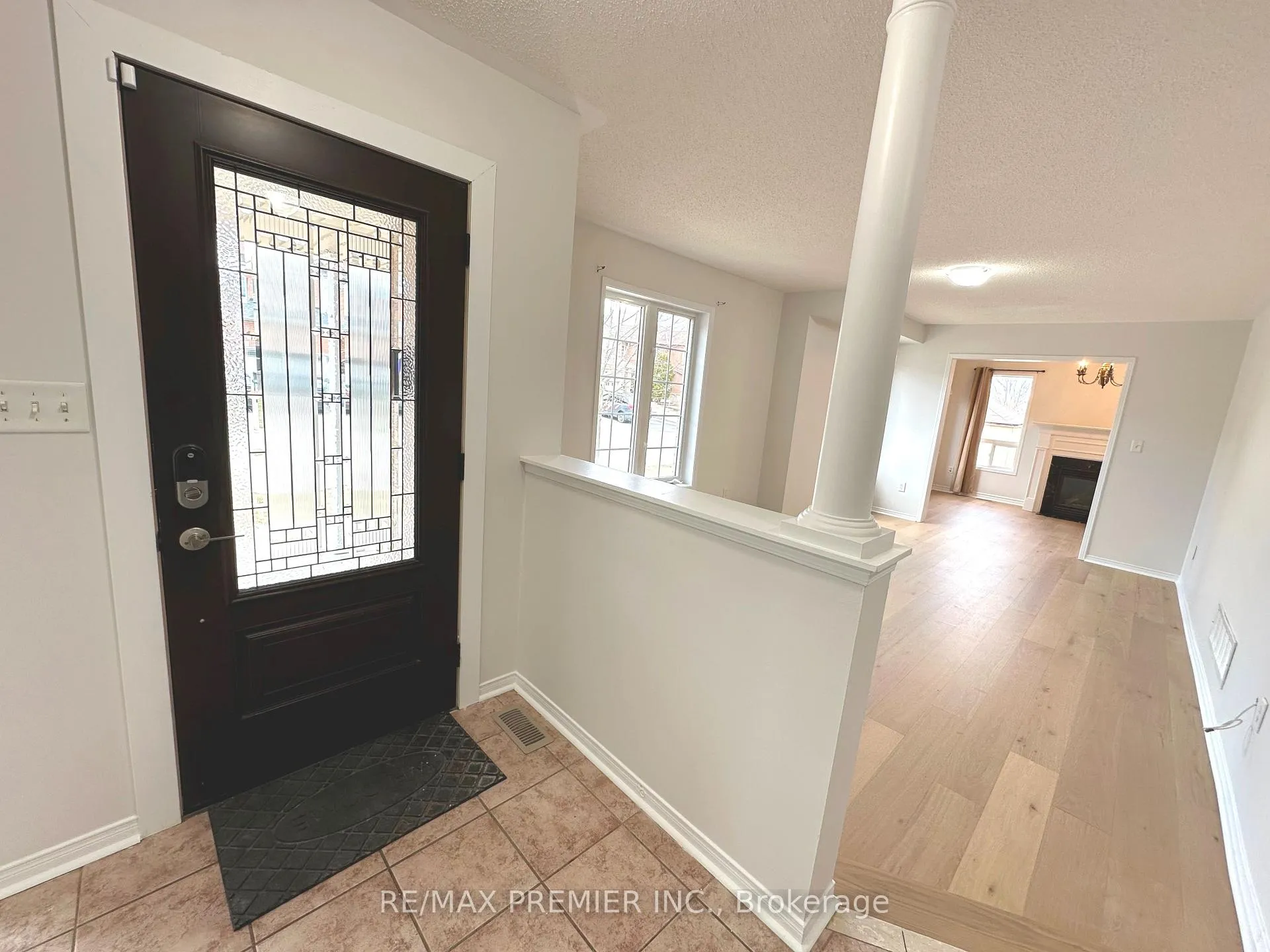 Photo 4 of Unit Main & 2nd, 29 Ewart Street, Caledon, Bolton North — HOMEH