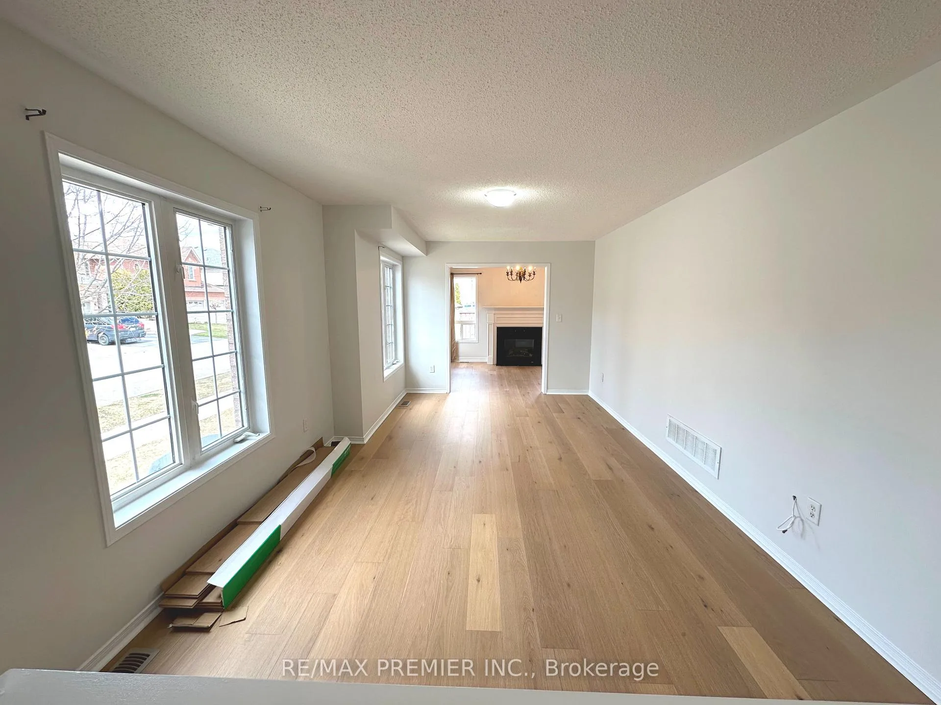 Photo 5 of Unit Main & 2nd, 29 Ewart Street, Caledon, Bolton North — HOMEH