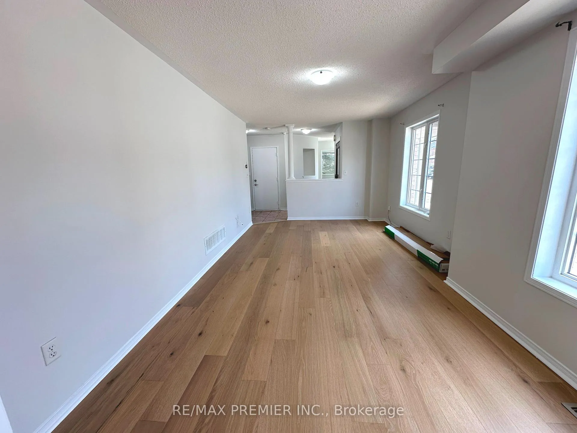 Photo 6 of Unit Main & 2nd, 29 Ewart Street, Caledon, Bolton North — HOMEH
