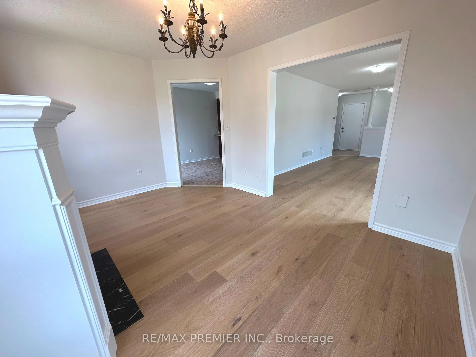 Photo 8 of Unit Main & 2nd, 29 Ewart Street, Caledon, Bolton North — HOMEH