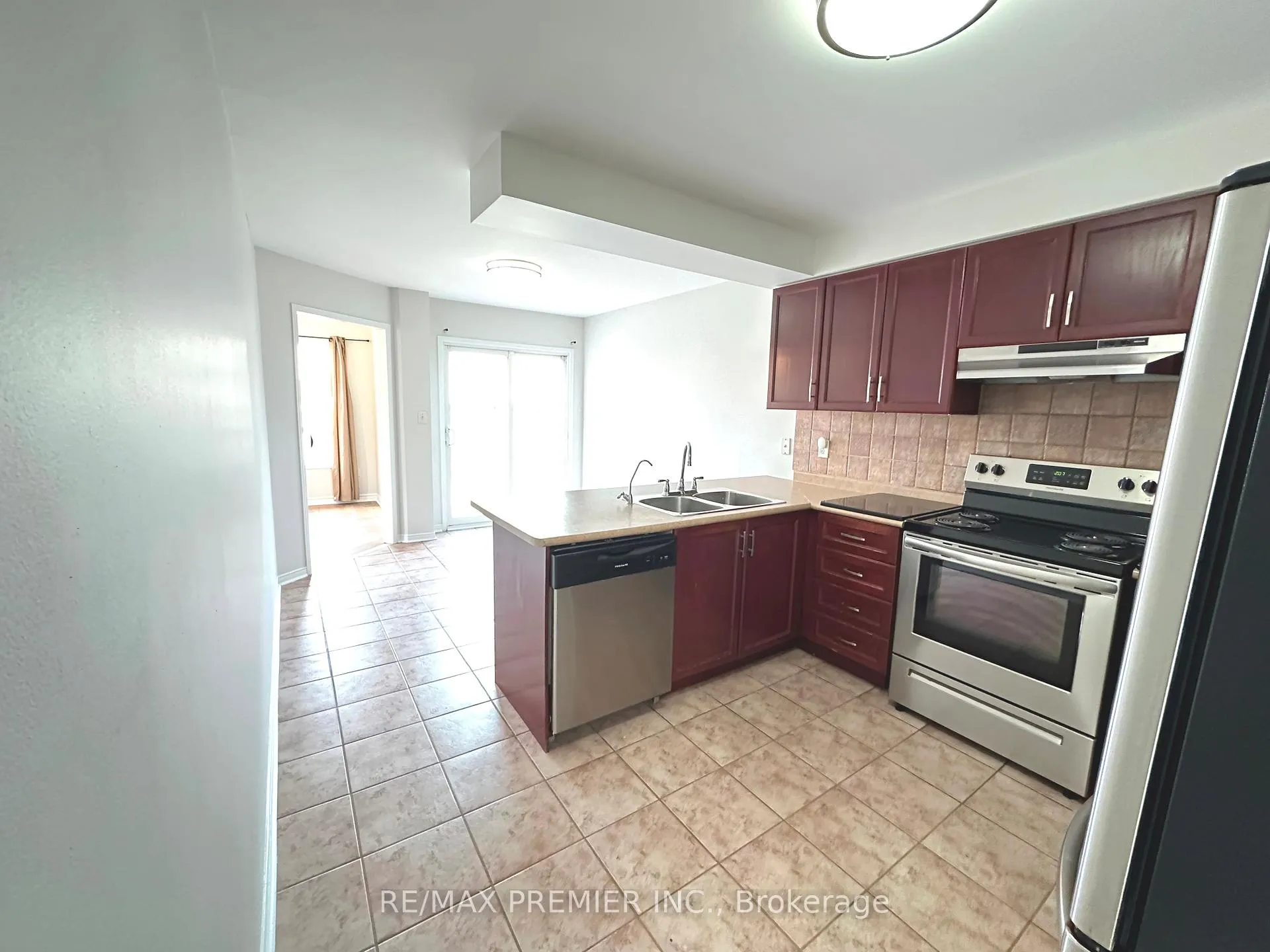 Photo 9 of Unit Main & 2nd, 29 Ewart Street, Caledon, Bolton North — HOMEH