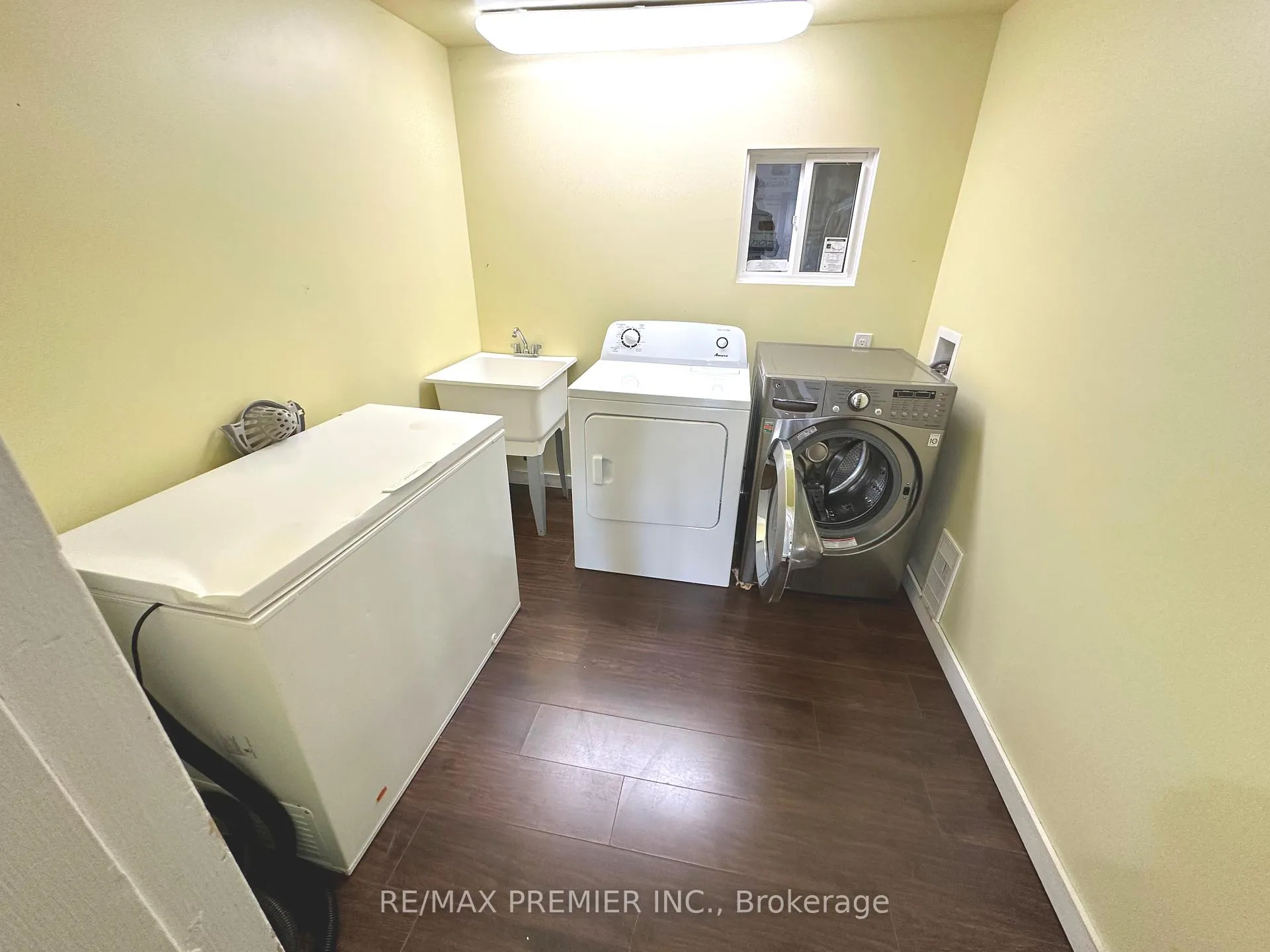 Photo 11 of Unit Main & 2nd, 29 Ewart Street, Caledon, Bolton North — HOMEH
