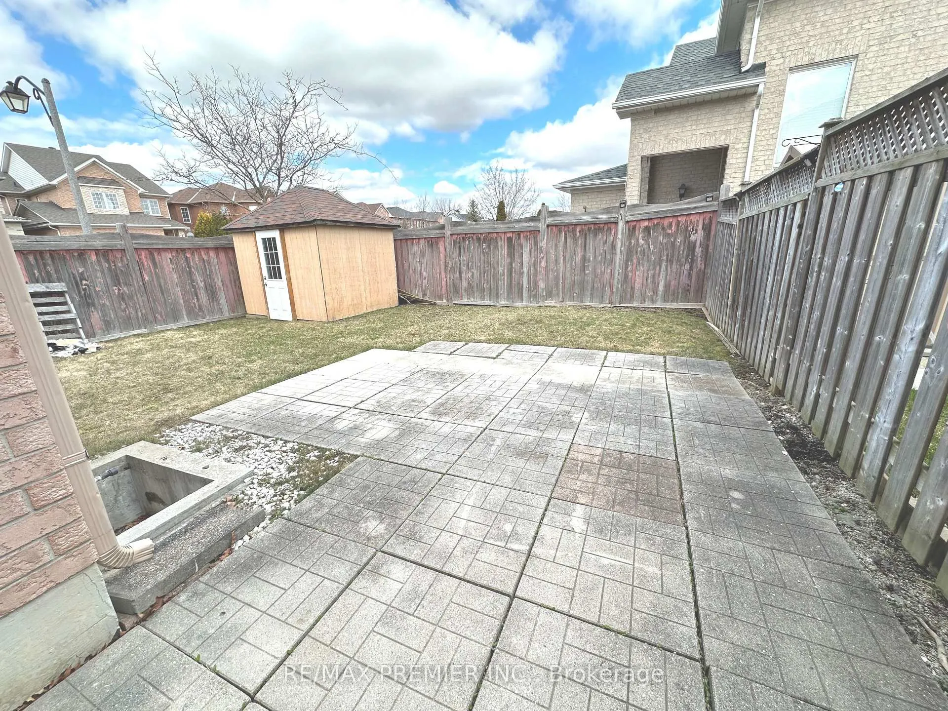 Photo 21 of Unit Main & 2nd, 29 Ewart Street, Caledon, Bolton North — HOMEH