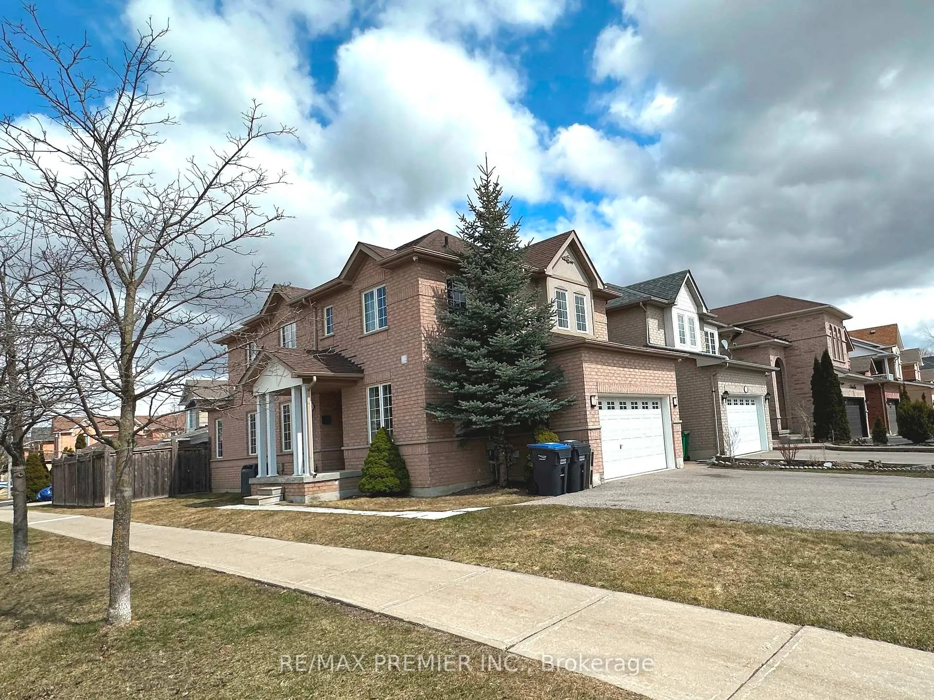 Photo 22 of Unit Main & 2nd, 29 Ewart Street, Caledon, Bolton North — HOMEH