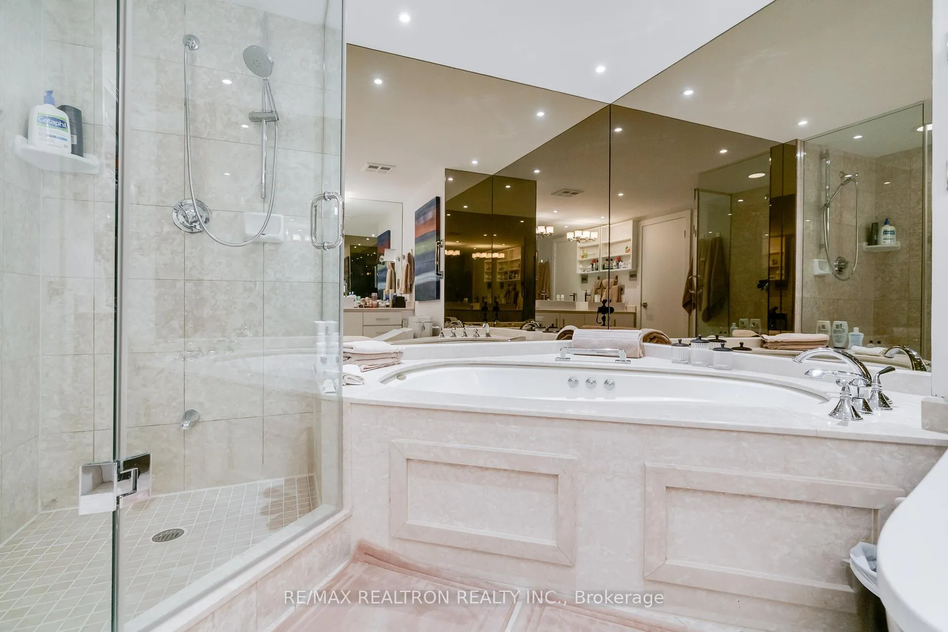 Photo 10 of Unit 420, 3800 Yonge Street, Toronto, Bedford Park-Nortown — HOMEH
