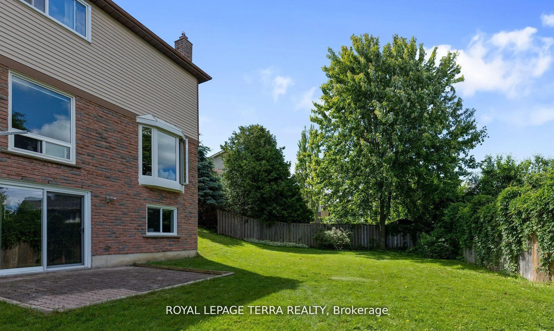 Photo 11 of 26 Vanessa Place, Whitby, Blue Grass Meadows — HOMEH