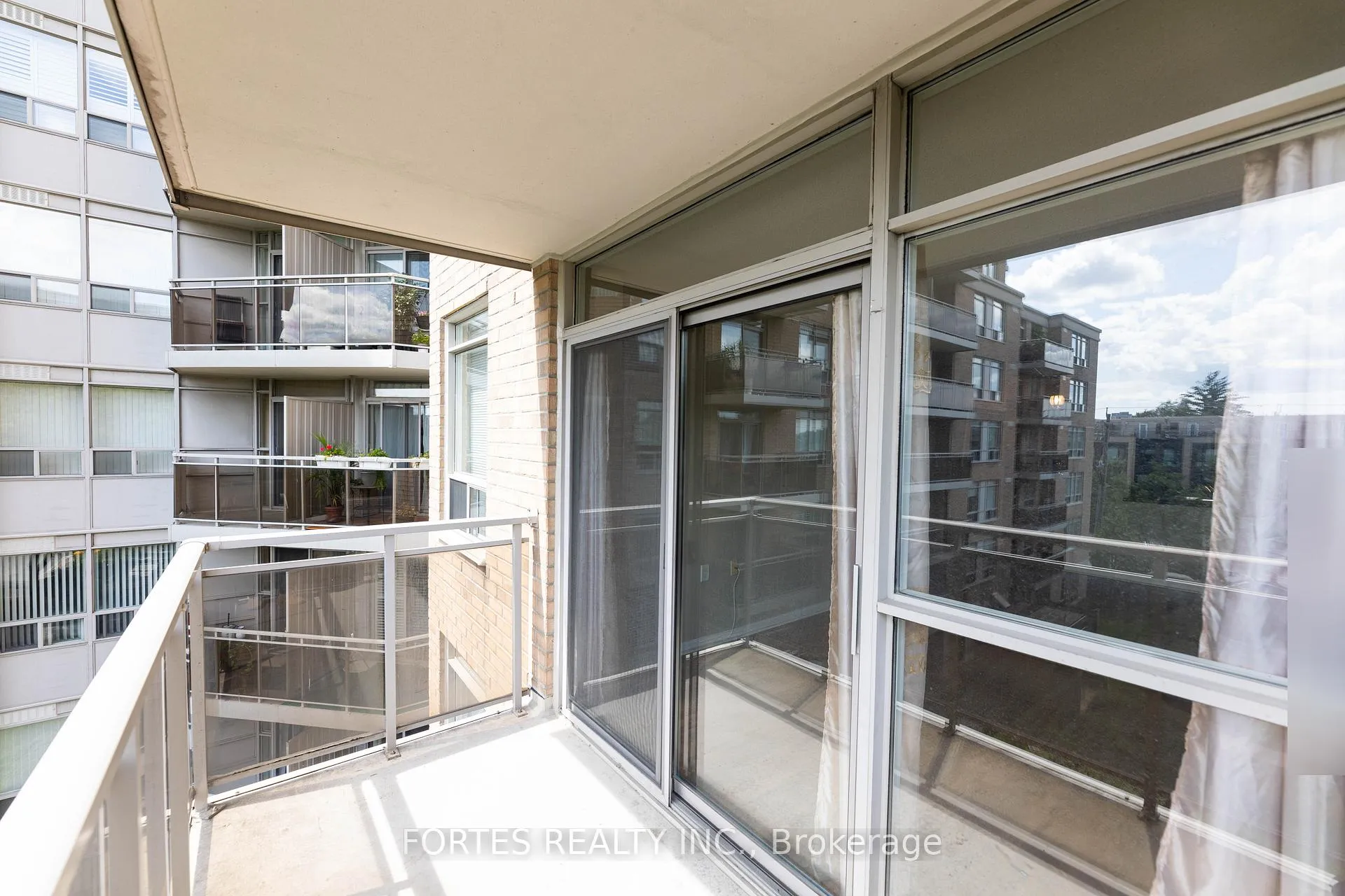 Photo 14 of Unit 404, 650 Lawrence Avenue W, Toronto, Englemount-Lawrence — HOMEH