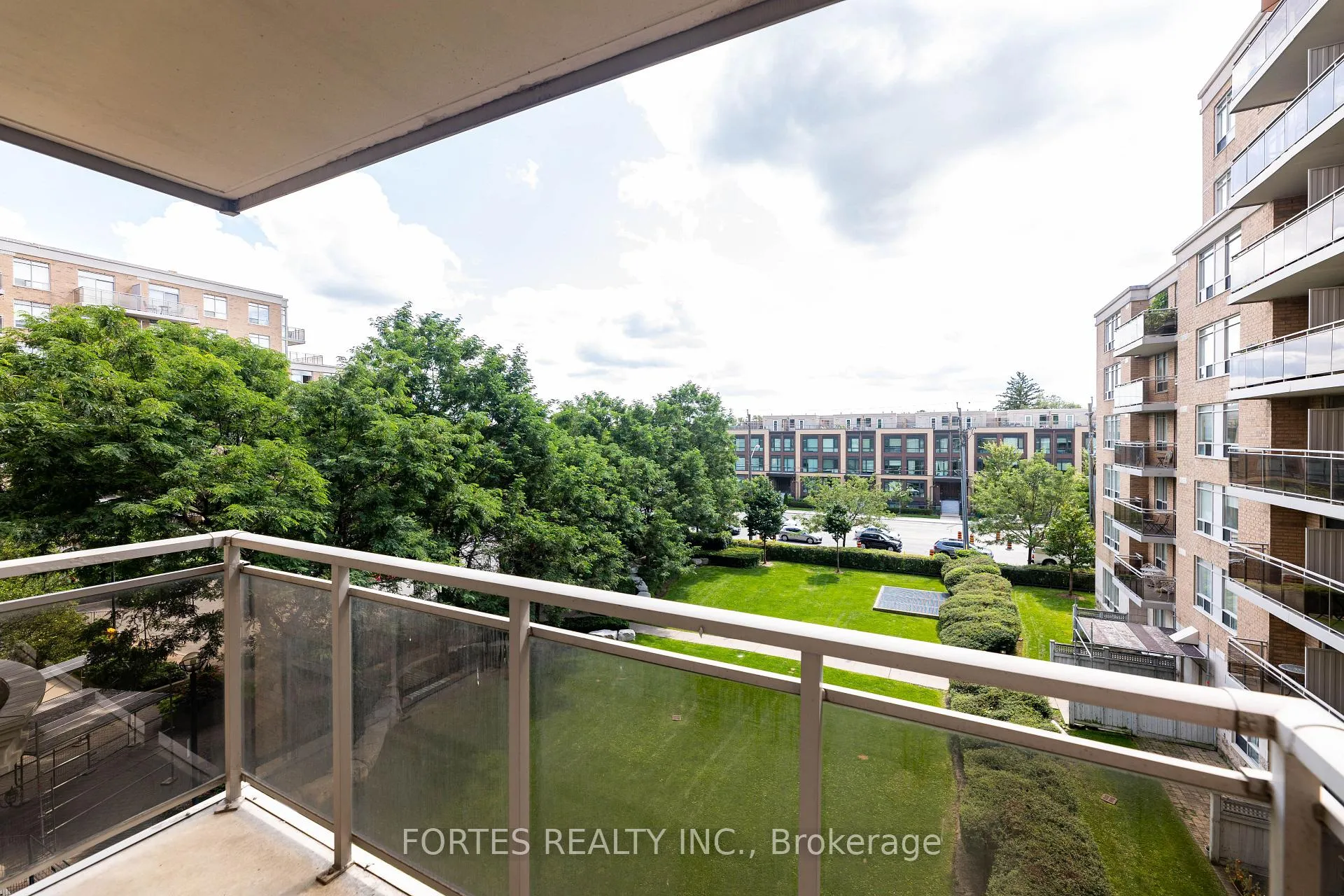Photo 15 of Unit 404, 650 Lawrence Avenue W, Toronto, Englemount-Lawrence — HOMEH