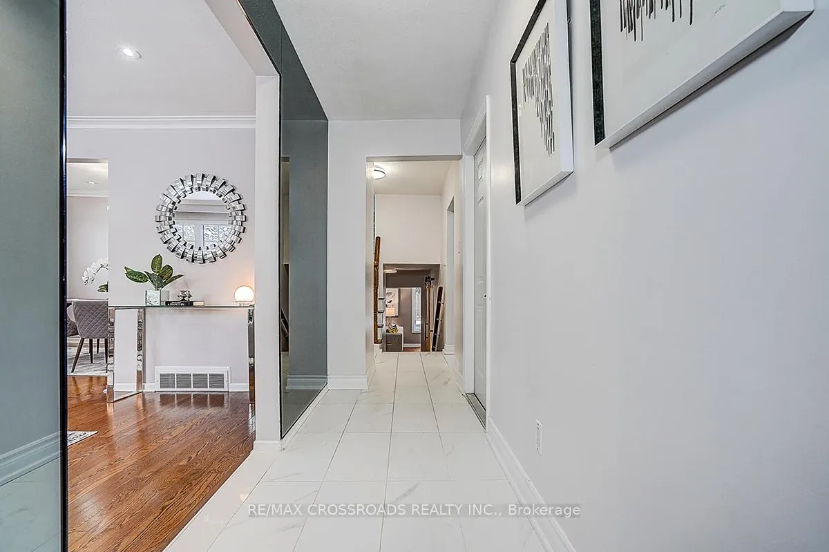 Photo 3 of 78 Fred Varley Drive, Markham, Unionville — HOMEH