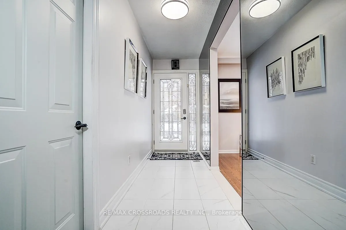 Photo 4 of 78 Fred Varley Drive, Markham, Unionville — HOMEH