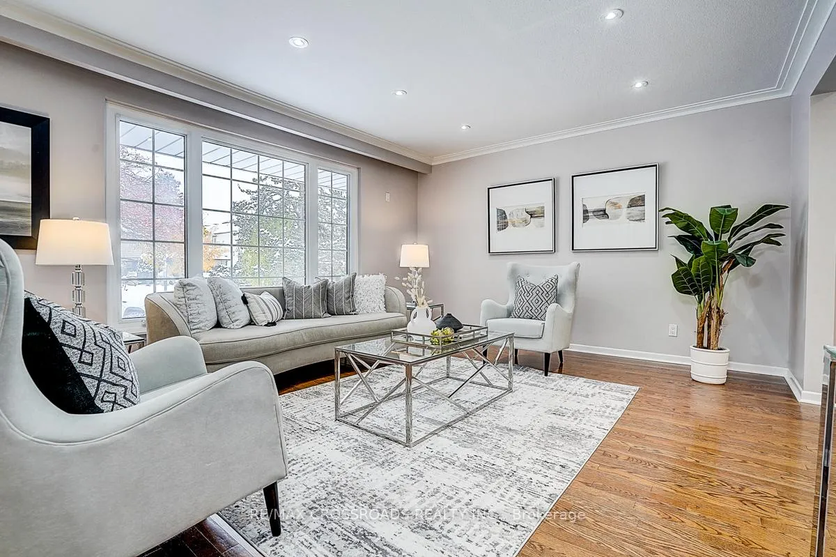 Photo 6 of 78 Fred Varley Drive, Markham, Unionville — HOMEH