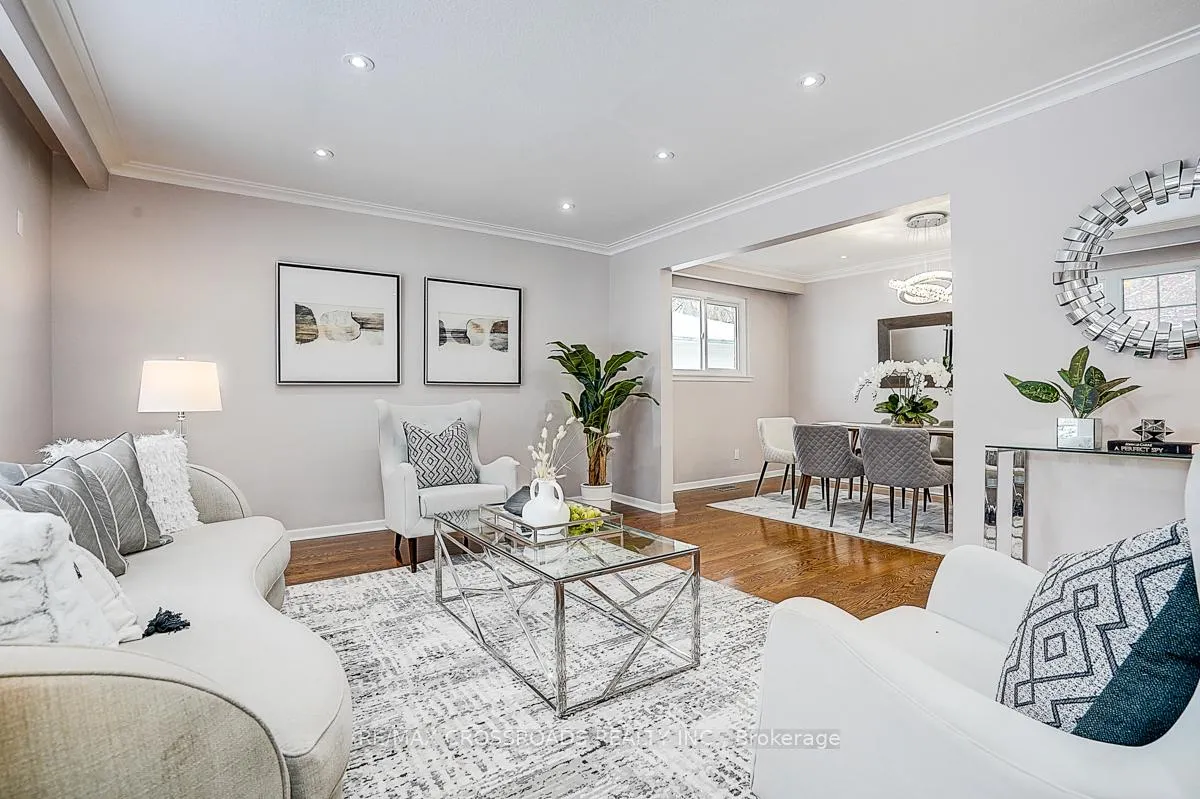 Photo 7 of 78 Fred Varley Drive, Markham, Unionville — HOMEH