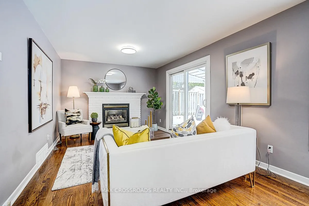 Photo 23 of 78 Fred Varley Drive, Markham, Unionville — HOMEH