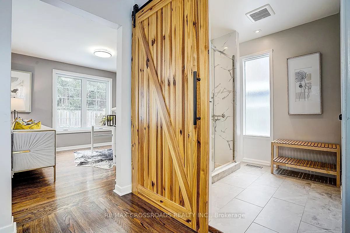 Photo 32 of 78 Fred Varley Drive, Markham, Unionville — HOMEH