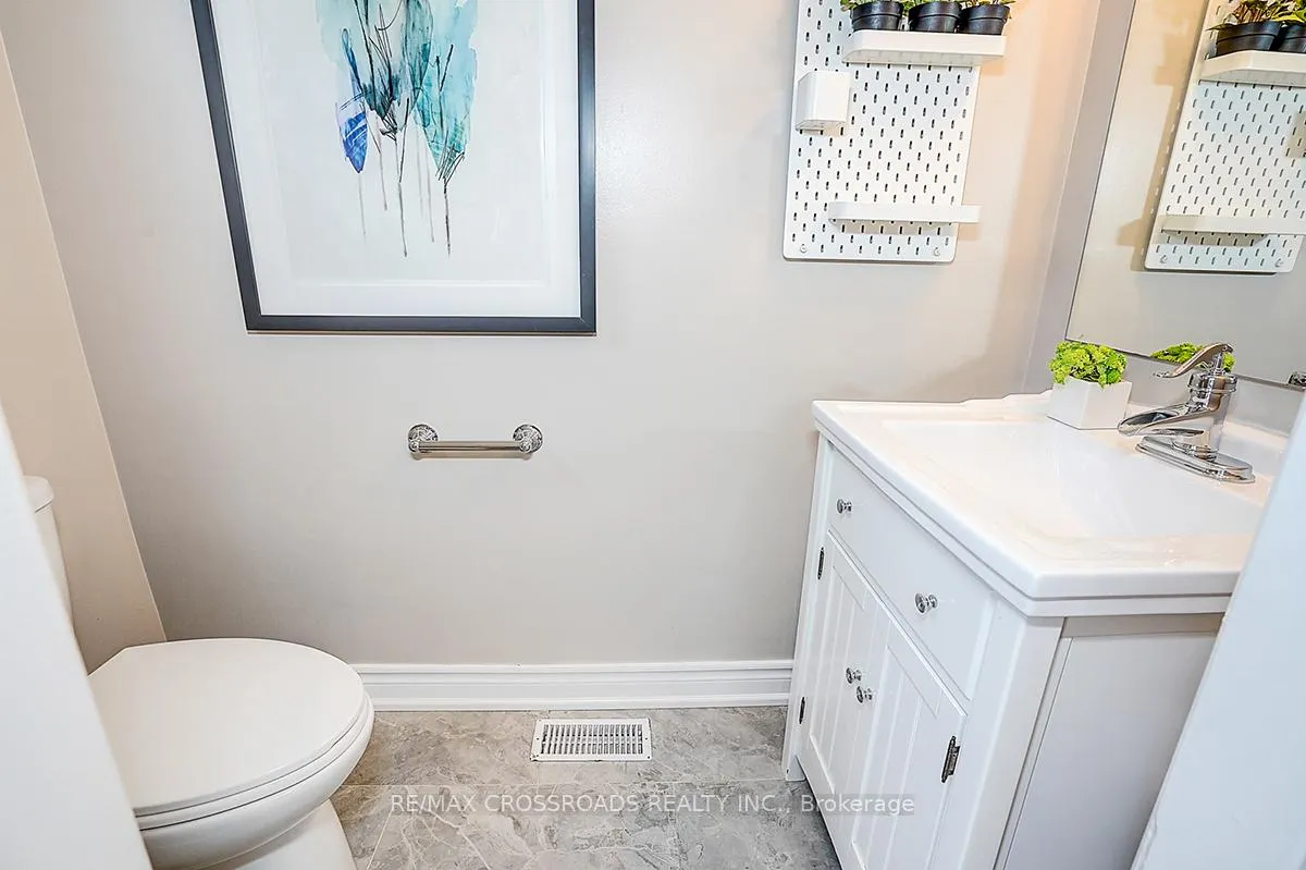 Photo 35 of 78 Fred Varley Drive, Markham, Unionville — HOMEH
