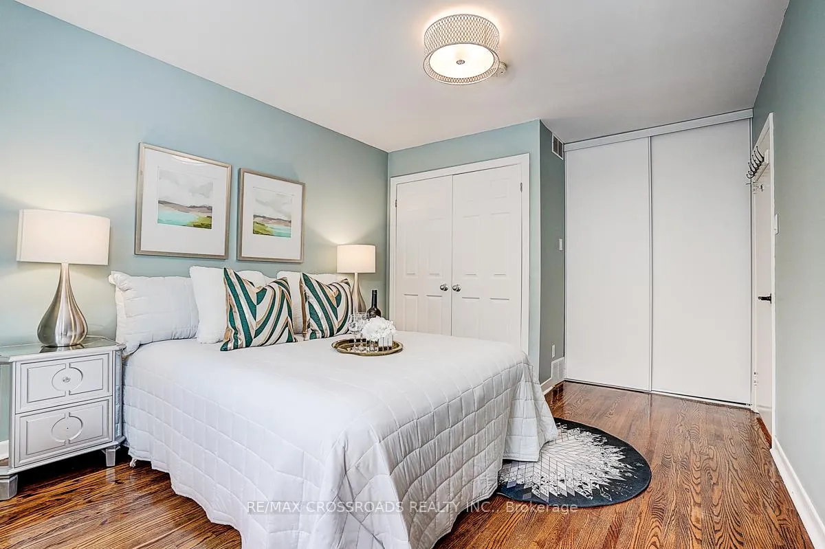 Photo 37 of 78 Fred Varley Drive, Markham, Unionville — HOMEH