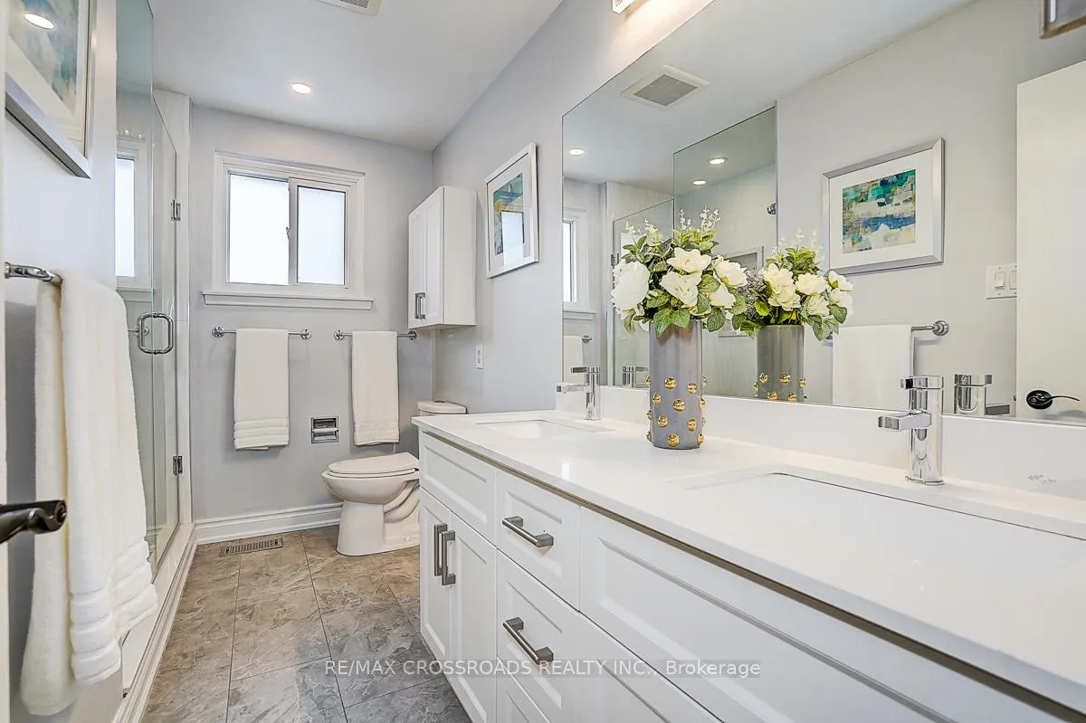 Photo 42 of 78 Fred Varley Drive, Markham, Unionville — HOMEH