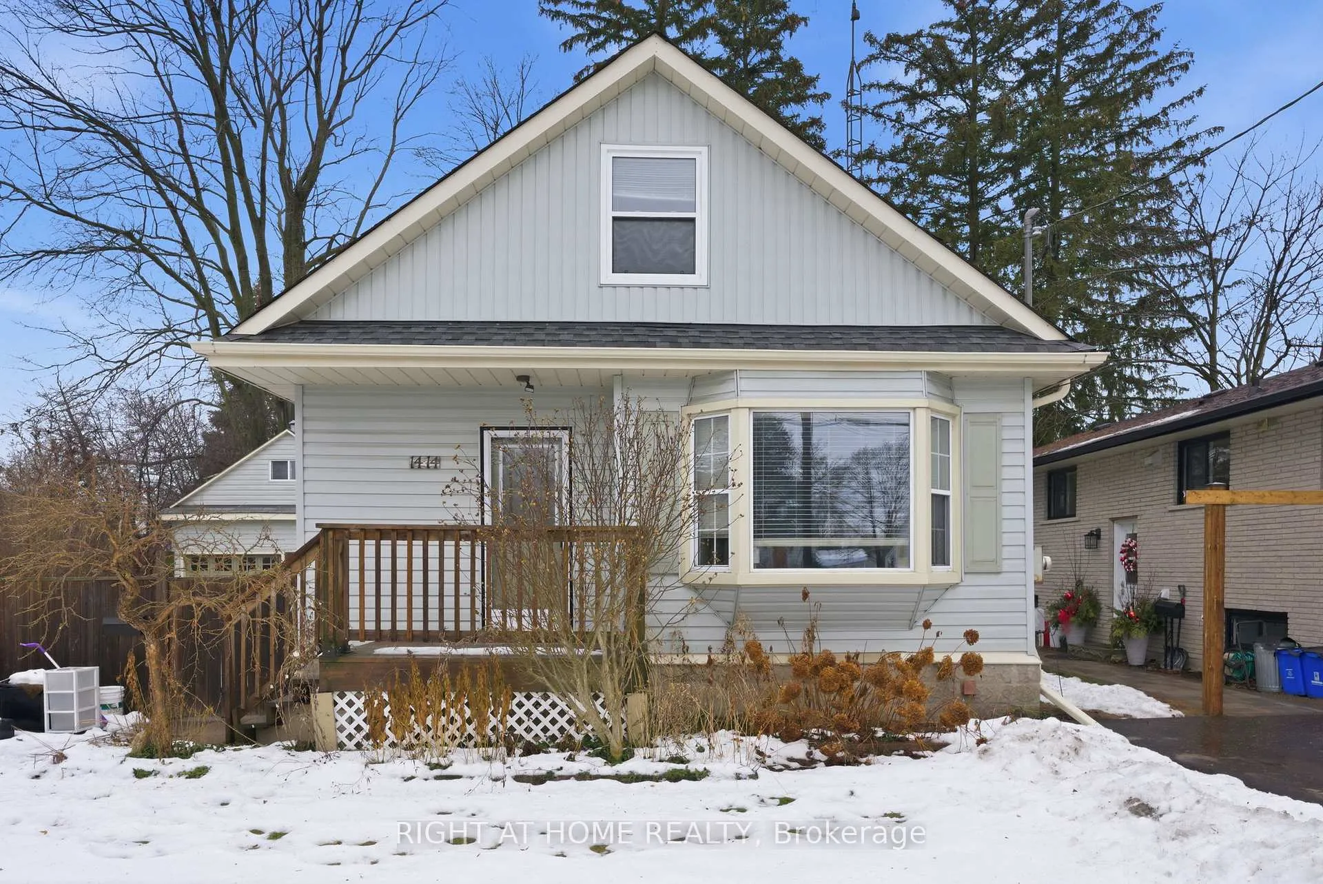 Photo 1 of 1414 Simcoe Street N, Oshawa, Samac — HOMEH