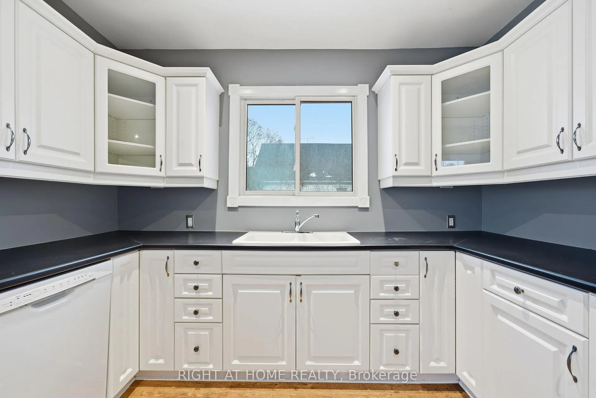 Photo 5 of 1414 Simcoe Street N, Oshawa, Samac — HOMEH