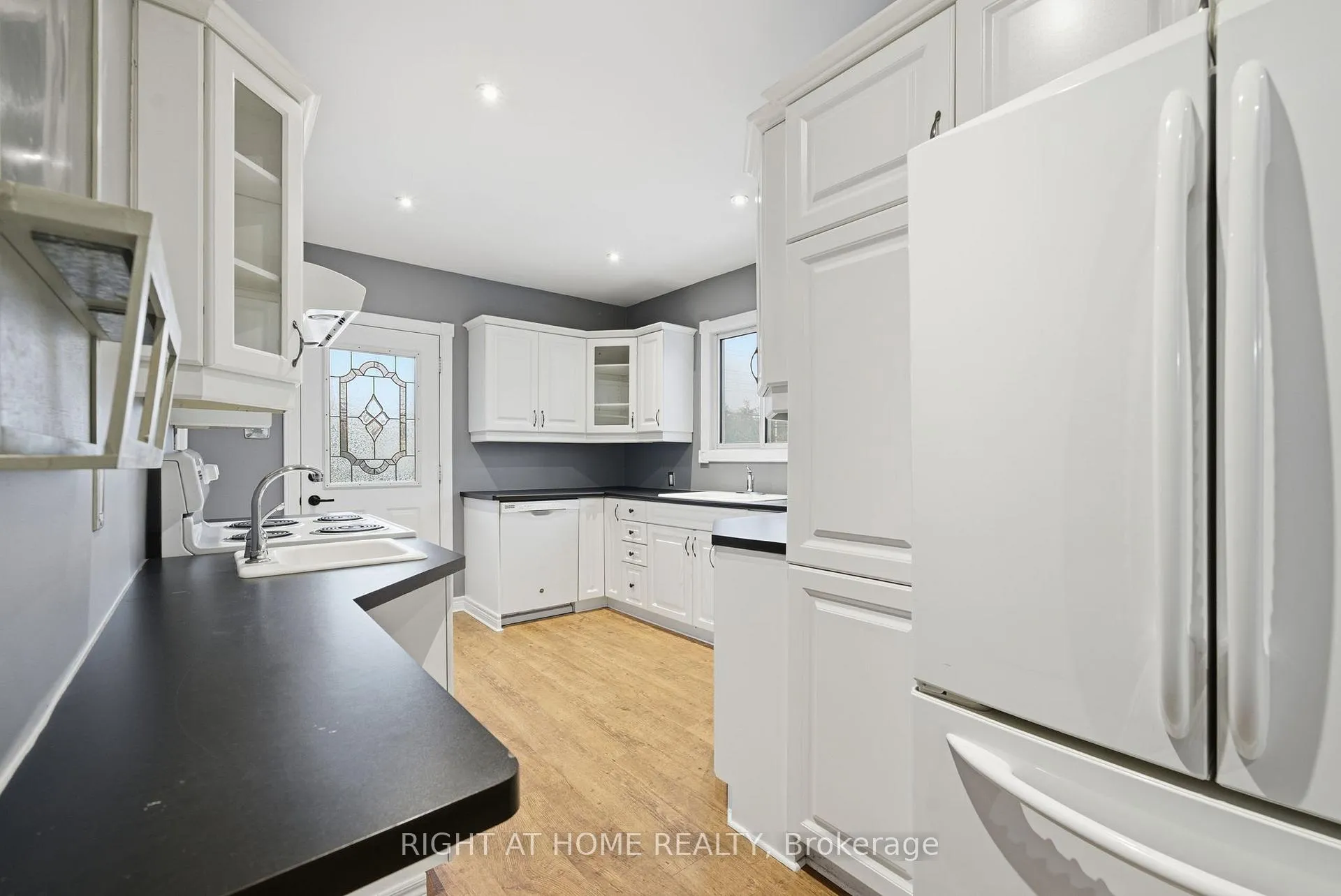 Photo 8 of 1414 Simcoe Street N, Oshawa, Samac — HOMEH