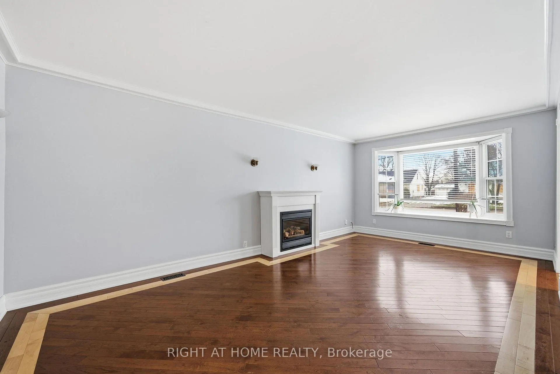 Photo 9 of 1414 Simcoe Street N, Oshawa, Samac — HOMEH