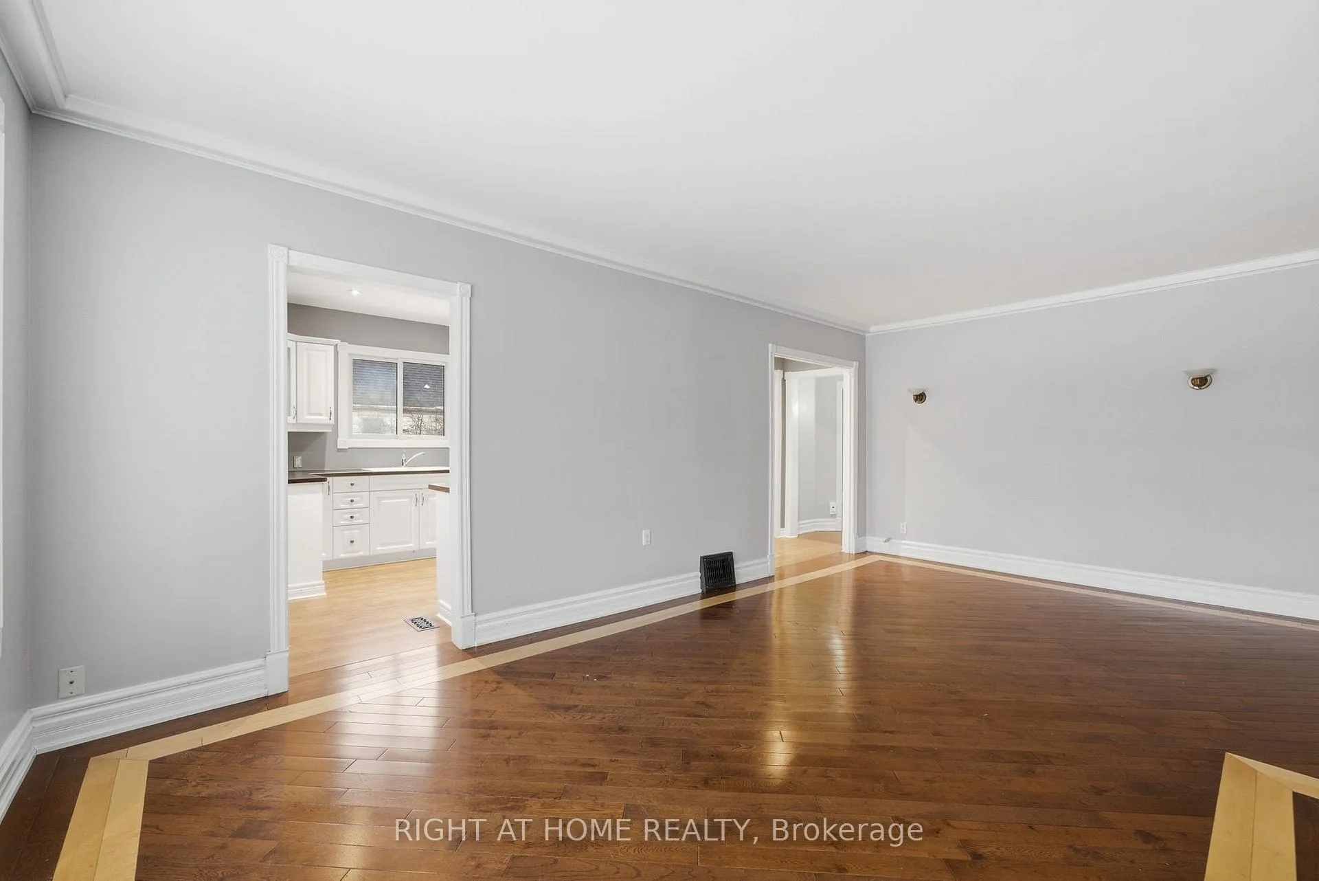 Photo 11 of 1414 Simcoe Street N, Oshawa, Samac — HOMEH