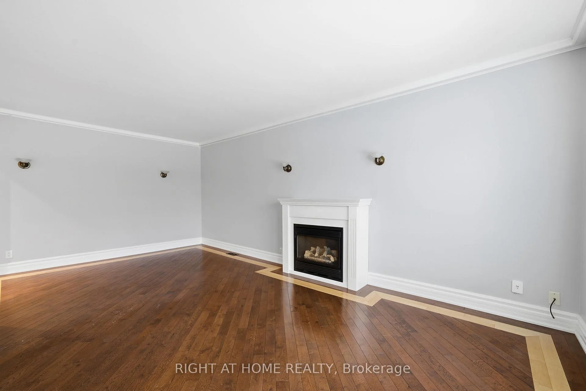Photo 12 of 1414 Simcoe Street N, Oshawa, Samac — HOMEH