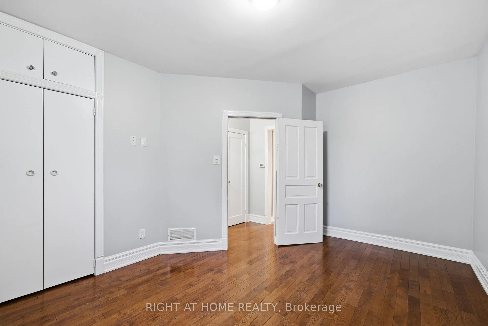 Photo 15 of 1414 Simcoe Street N, Oshawa, Samac — HOMEH