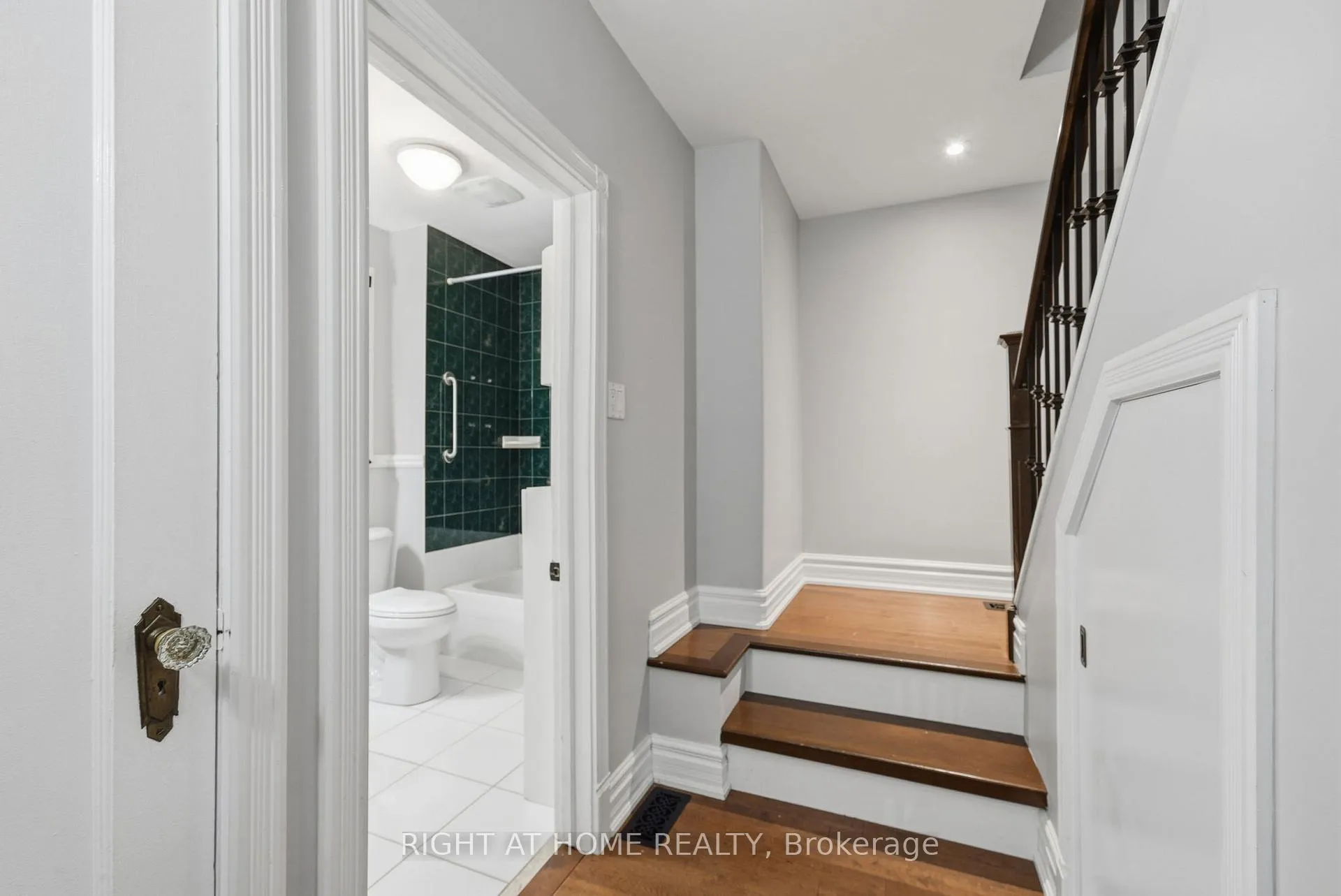 Photo 16 of 1414 Simcoe Street N, Oshawa, Samac — HOMEH