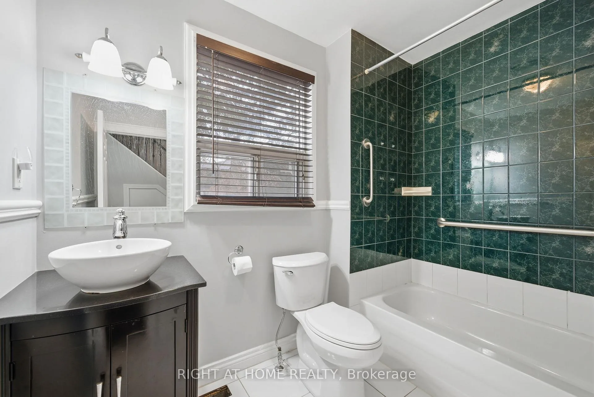 Photo 17 of 1414 Simcoe Street N, Oshawa, Samac — HOMEH