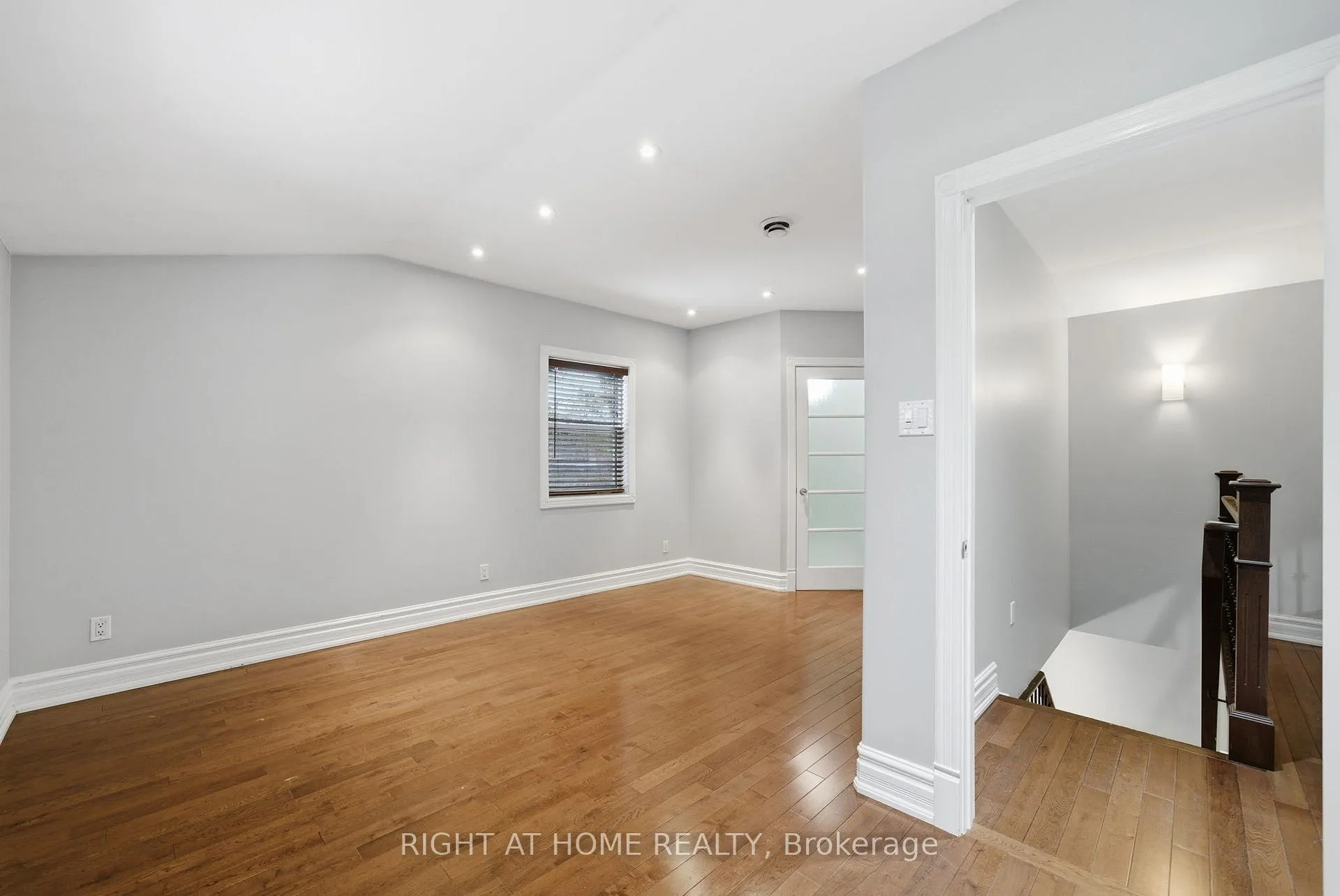 Photo 18 of 1414 Simcoe Street N, Oshawa, Samac — HOMEH
