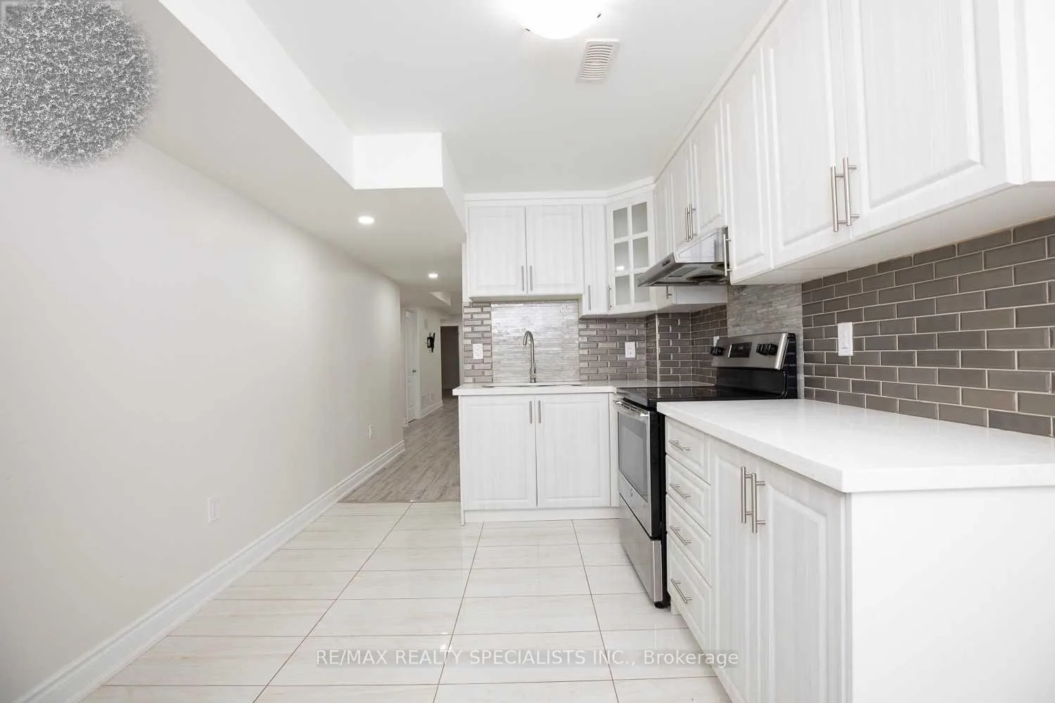 Photo 2 of Unit BASEMENT UNIT, 42 Rising HIll Ridge, Brampton, Bram West — HOMEH