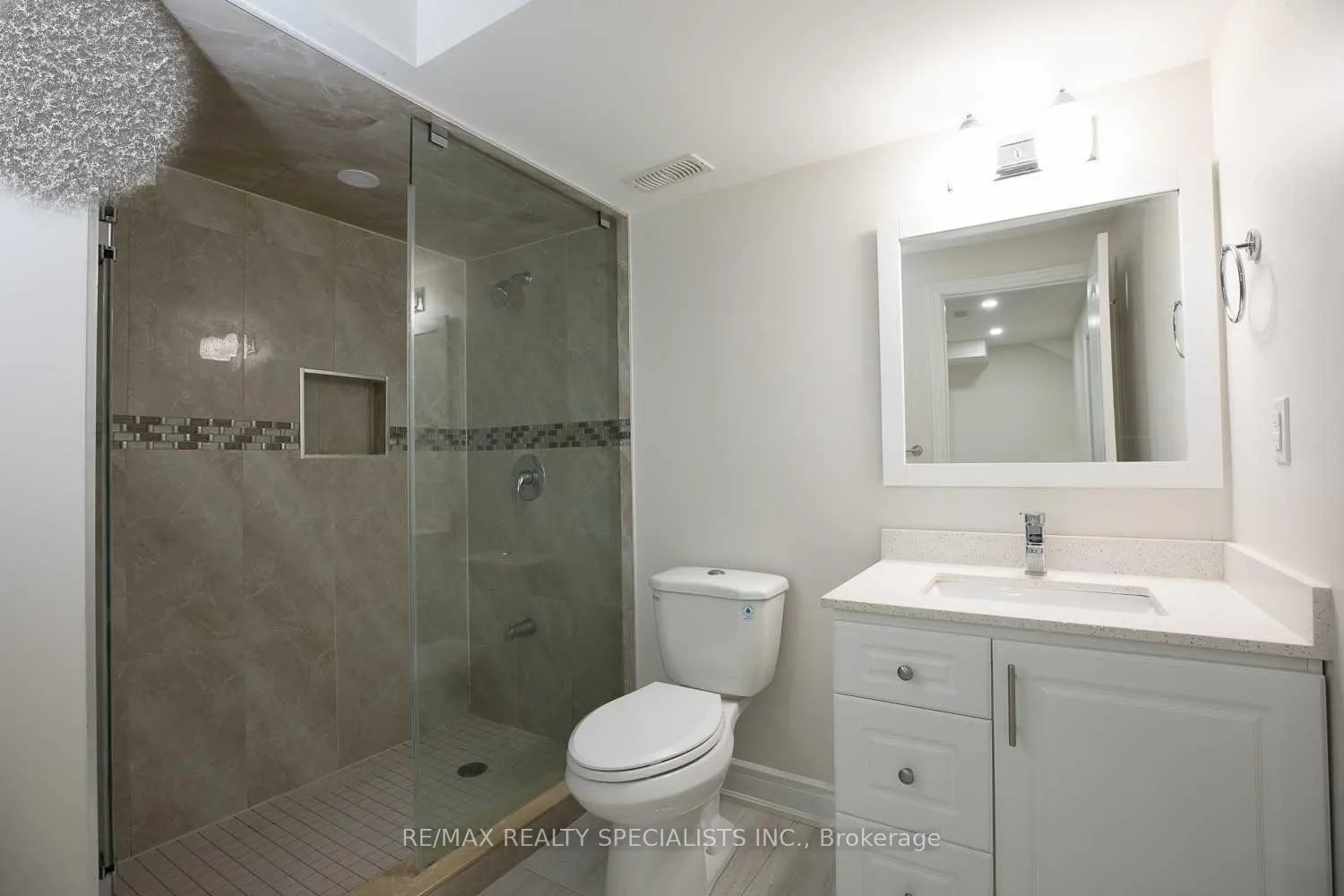 Photo 8 of Unit BASEMENT UNIT, 42 Rising HIll Ridge, Brampton, Bram West — HOMEH
