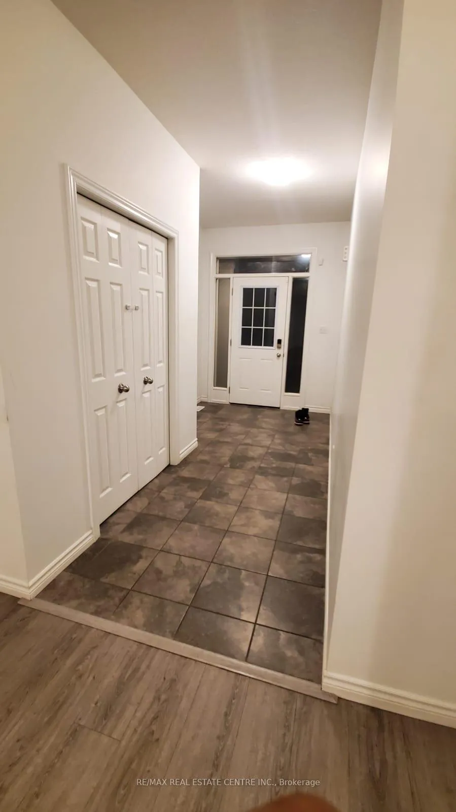 Photo 2 of 19 Saddlebrook Court, Kitchener, Huron Park — HOMEH