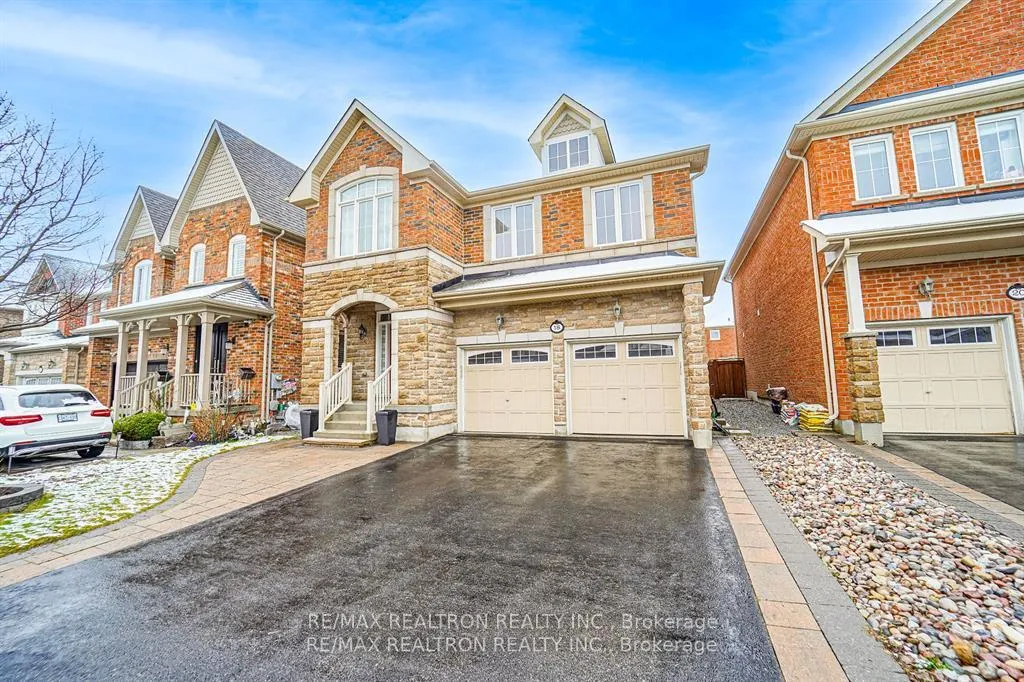 Photo 2 of 18 Corduroy Road, Markham, Victoria Manor-Jennings Gate — HOMEH