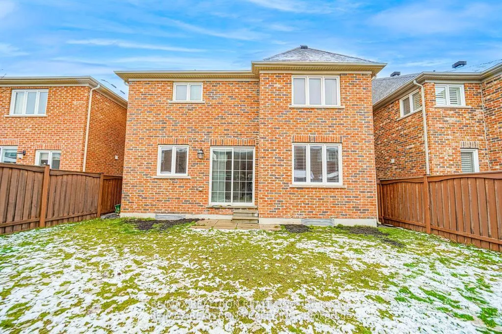 Photo 3 of 18 Corduroy Road, Markham, Victoria Manor-Jennings Gate — HOMEH