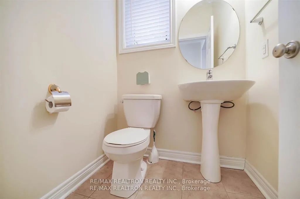 Photo 5 of 18 Corduroy Road, Markham, Victoria Manor-Jennings Gate — HOMEH