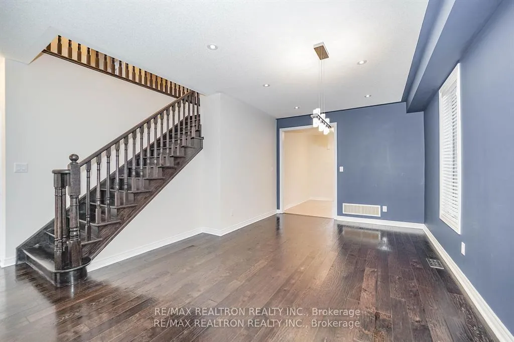 Photo 6 of 18 Corduroy Road, Markham, Victoria Manor-Jennings Gate — HOMEH
