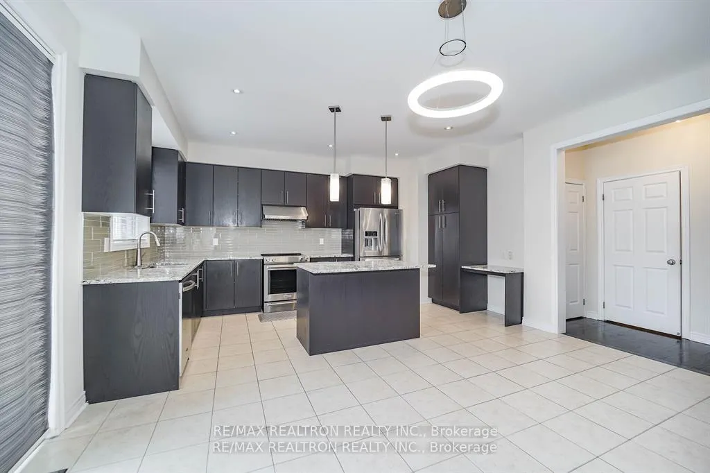 Photo 9 of 18 Corduroy Road, Markham, Victoria Manor-Jennings Gate — HOMEH