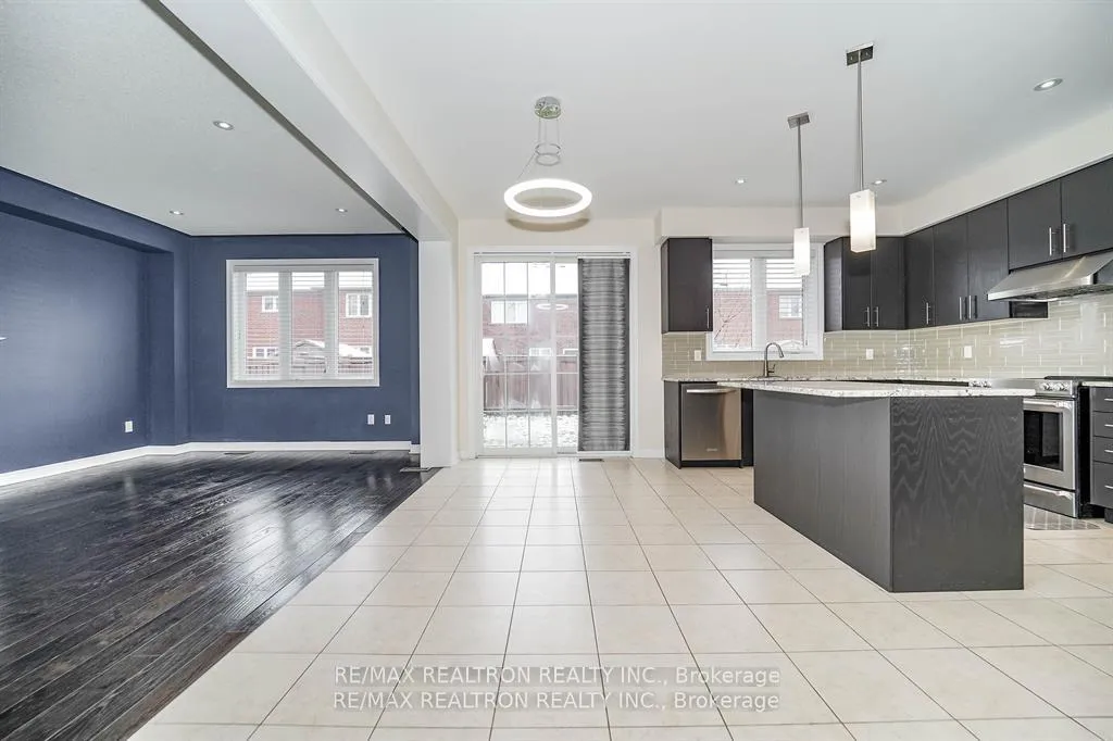 Photo 11 of 18 Corduroy Road, Markham, Victoria Manor-Jennings Gate — HOMEH