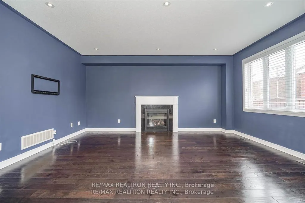 Photo 13 of 18 Corduroy Road, Markham, Victoria Manor-Jennings Gate — HOMEH